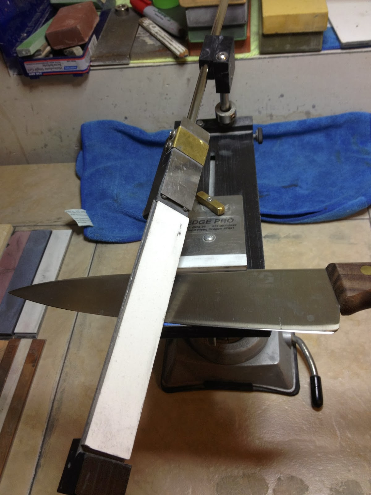 Knife Sharpening Using Traditional Methods The Edge Pro Professional