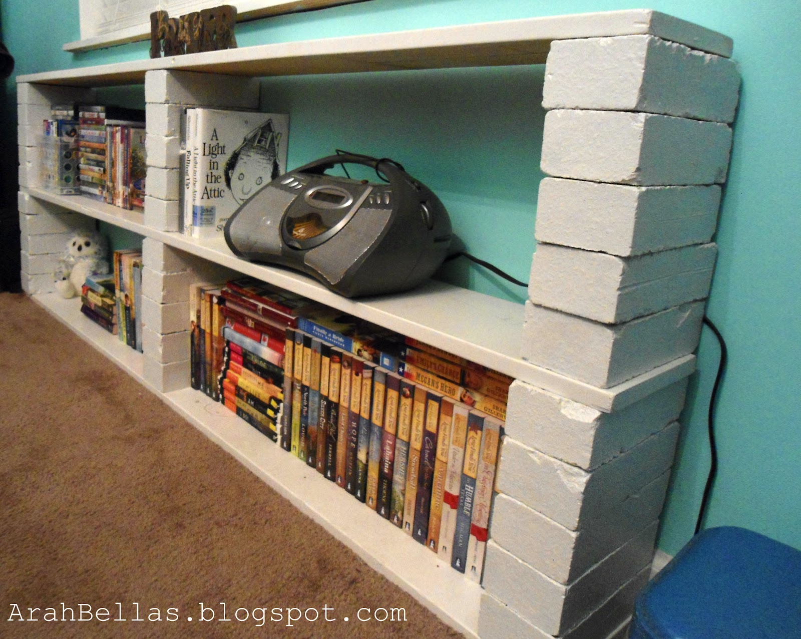 ArahBella's {Thriftaholics} Upcycled Brick and Wood Bookshelf