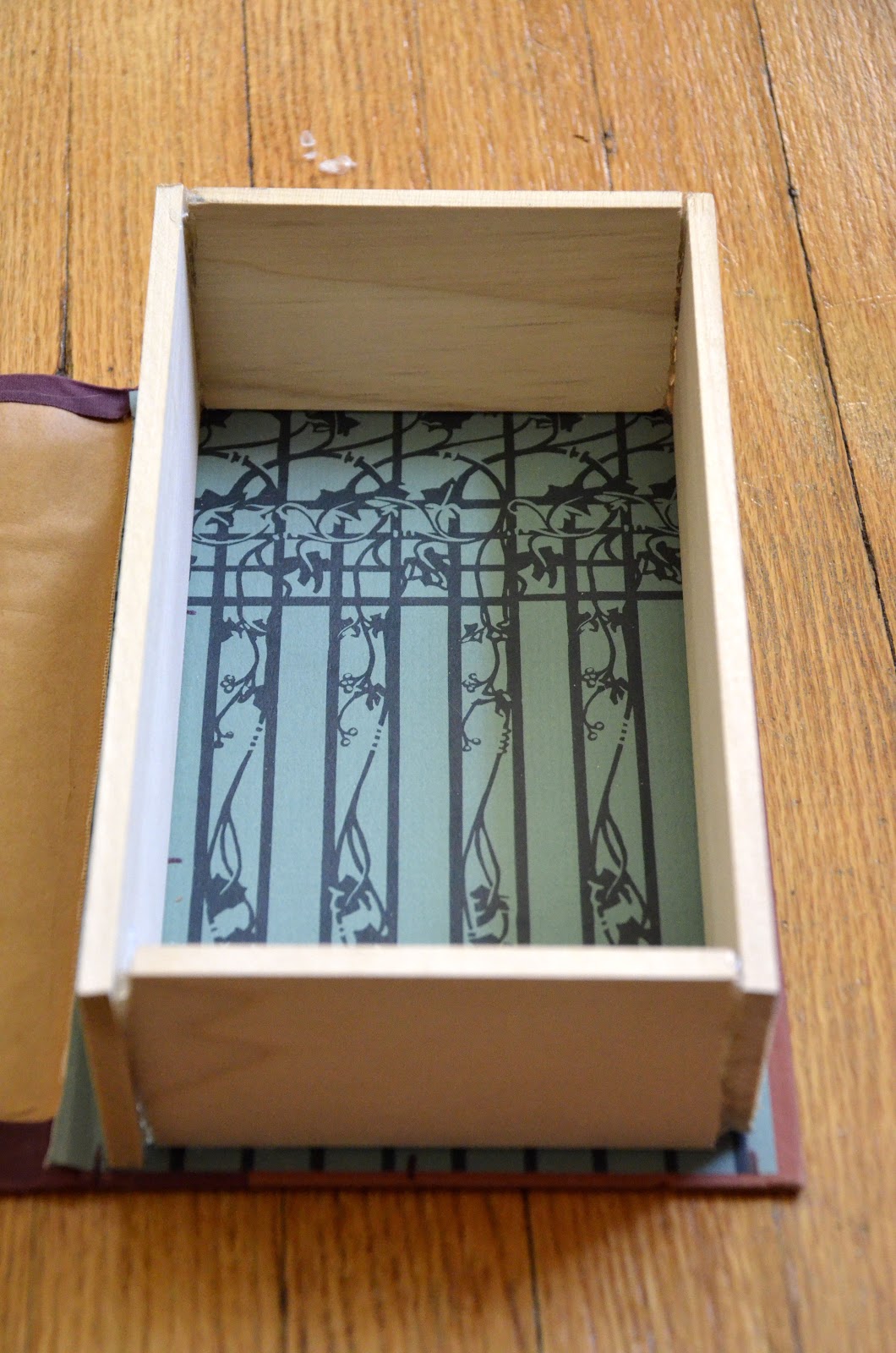 Hello There Handmade Banner How To Turn an Old Book into a Book Box