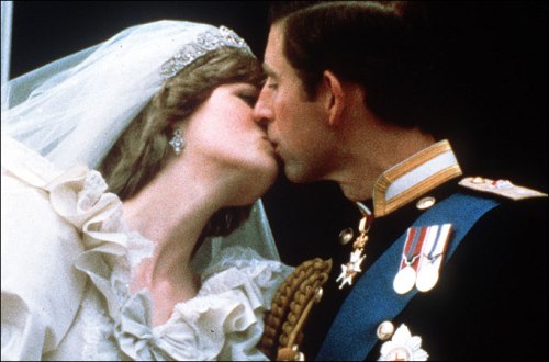 Prince+william+and+kate+middleton+kissing