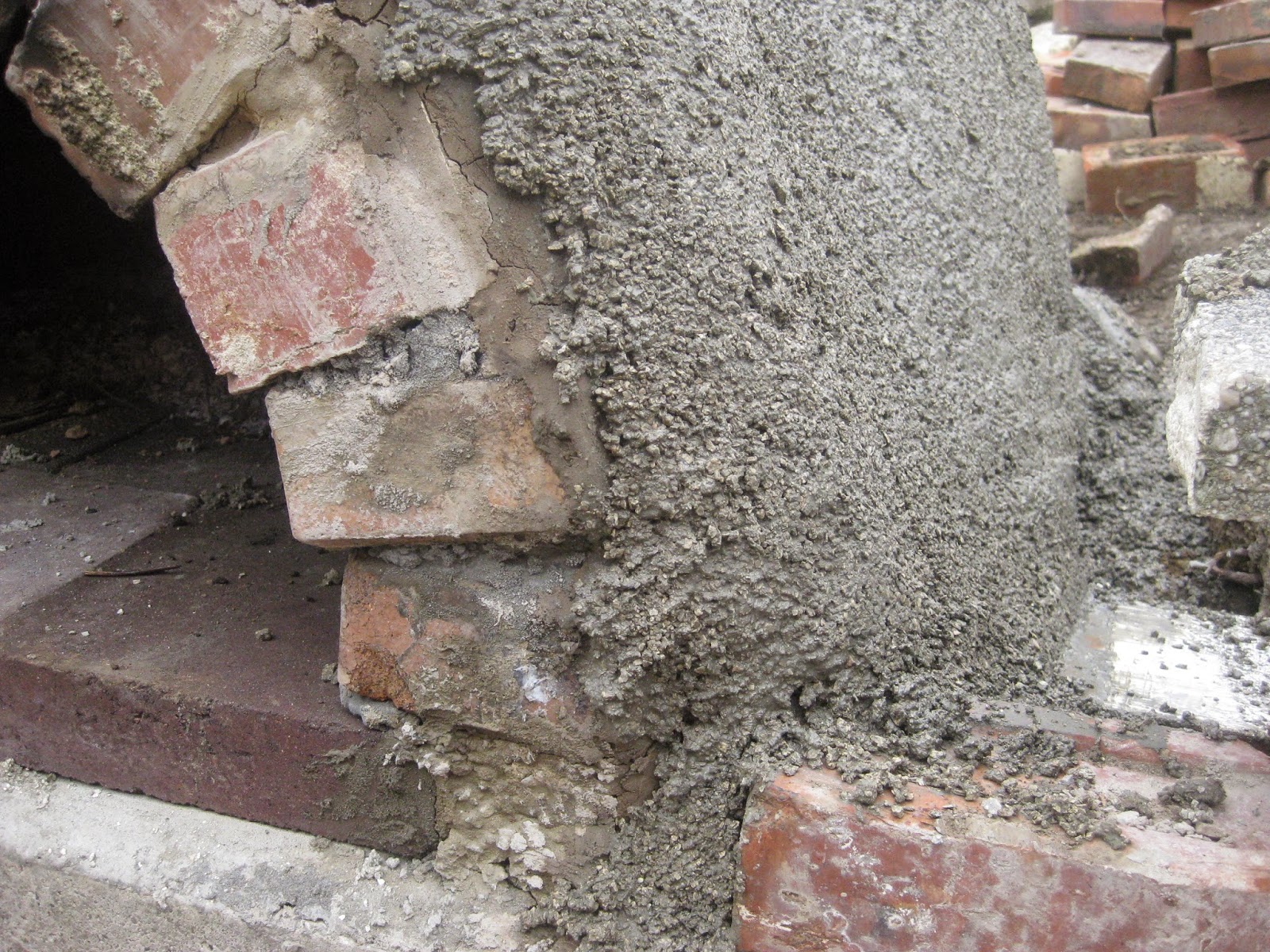 Building Our Pizza Oven 10. (C) Vermiculite and Cement Layer (insulation)