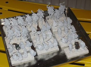 l'armée du Gondor est enfin prête pour la mise en couleurs l'armée du Gondor enfin soclée