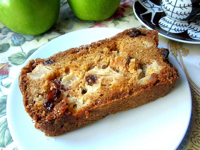 Chunky Apple Raisin Bread