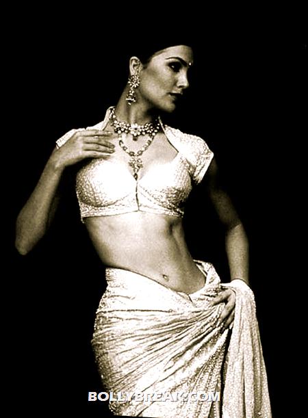 Lara Dutta Navel in Saree Lara Dutta Navel in Saree - Lara Dutta Hot Navel show in Saree & Bikini