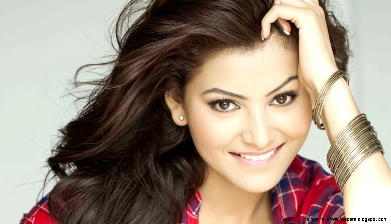 Download Wallpaper 1366x768 Urvashi rautela Bollywood Actress Download Wallpaper 1366x768 Urvashi rautela Bollywood Actress