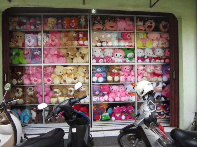 Jaya Agung Segala Jenis Boneka 2013