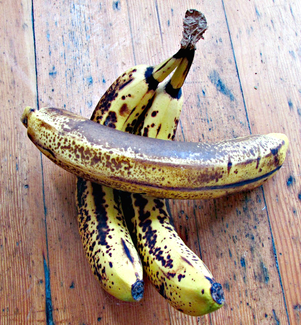 Chicago Jogger Greek Yogurt Banana Bars with Maple Cream Cheese Frosting