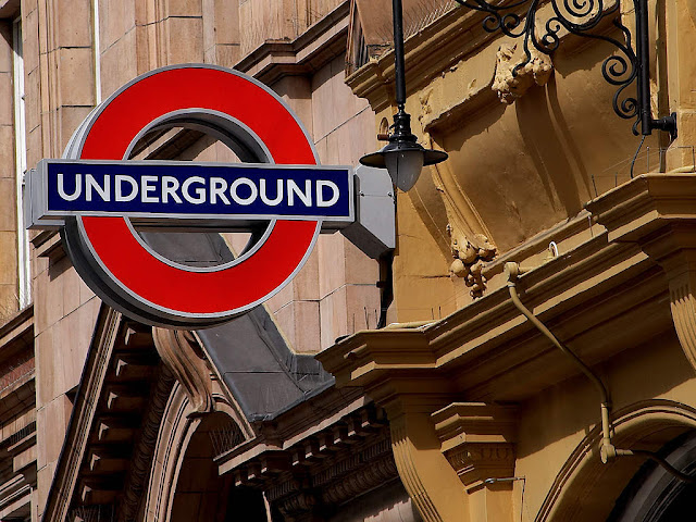 Londra-Metro-İsareti