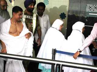Aamir Khan Leaves For HAJJ with mother