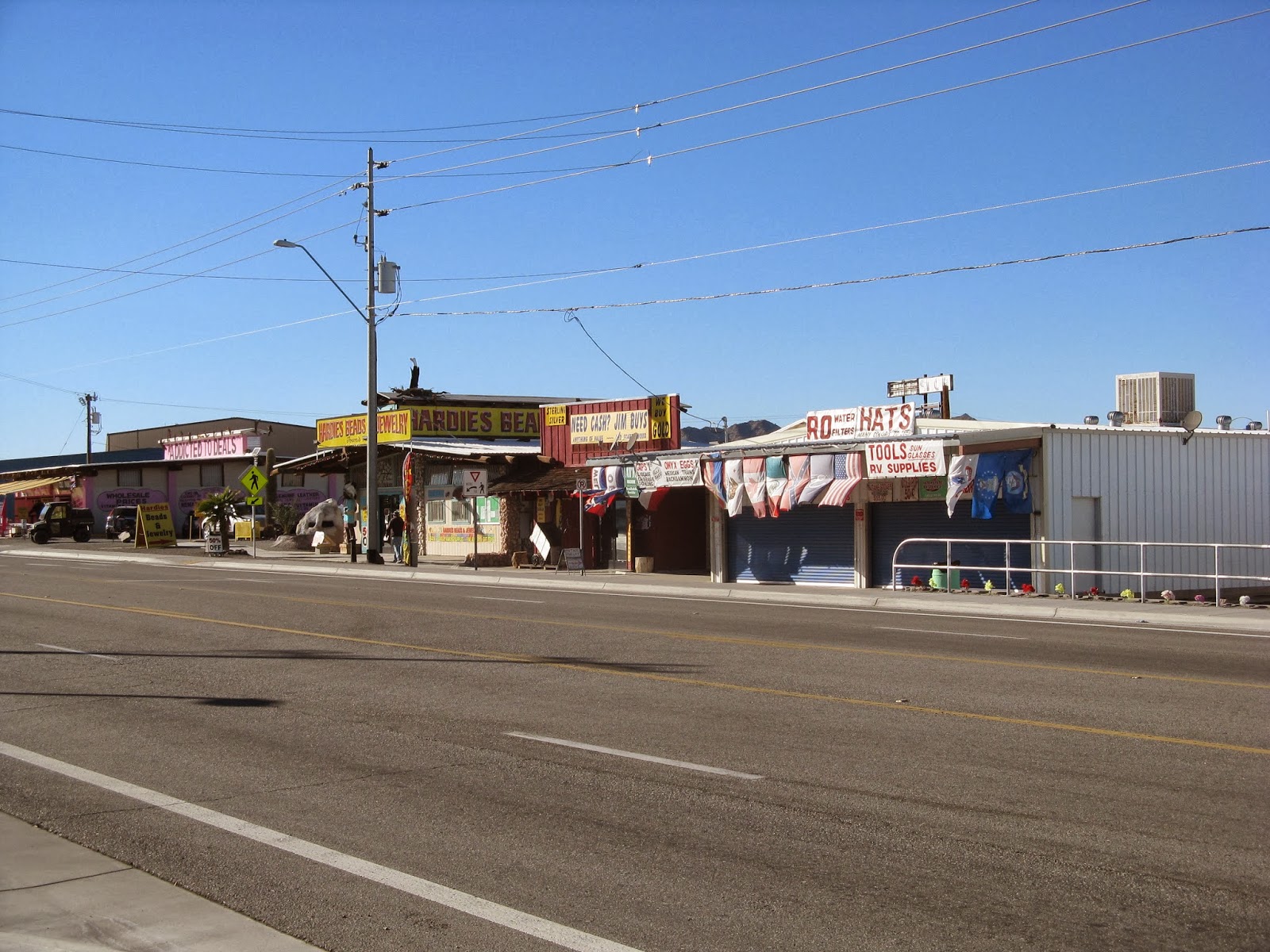 Feral Dog Gem & Mineral Show Quartzite Arizona