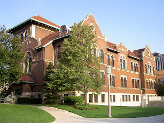 loyola chicago hall university school history amerique unk abt campus brief academy license cc wikicommons