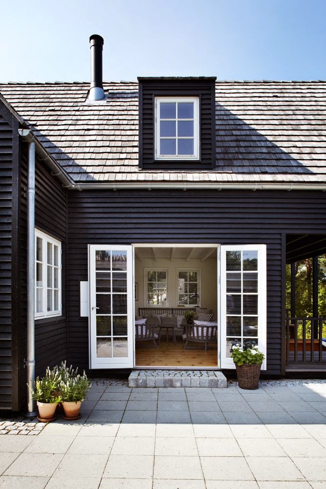 once.daily.chic Black + White Cottage Style