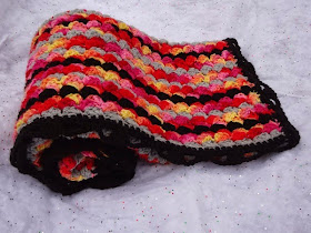Free Crochet Pattern ~Extra Special Crochet Baby Blanket http://www.niftynnifer.com/2014/11/free-crochet-pattern-extra-special.html #Crochet #Crochetpattern #Special
