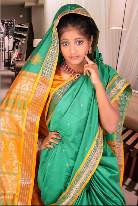 صور مانو وبراتشي أخته في مسلسل   الهندي ملكة جانسي IMG_3325+(Large)