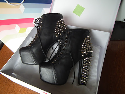 Jeffrey Campbell Spike Lita in black leather / silver spikes