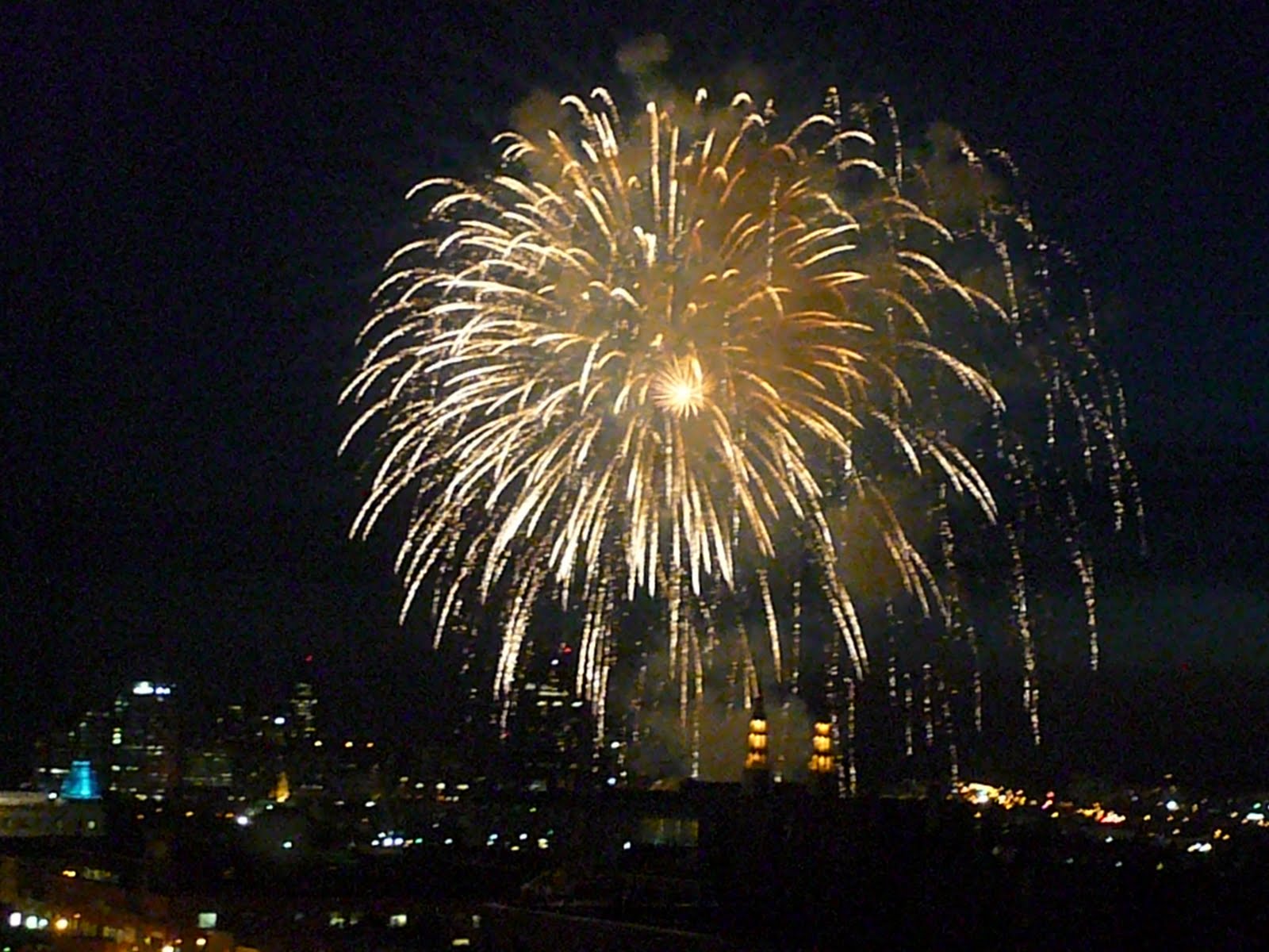 Canada+day+2011+fireworks+saskatoon