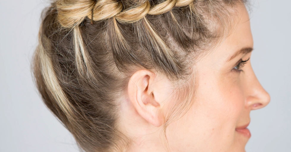 HowTo Chic Shoelace Braid Fashion and beauty magazine