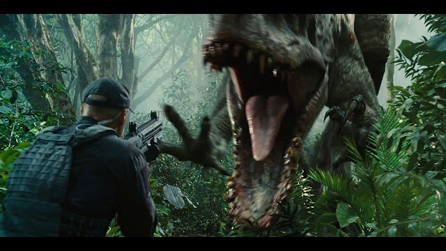 Jurassic World, Chris Pratt, Nick Robinson, movie review, Bryce Dallas Howard, Indominus rex, Isla Nublar, dinosaur, 