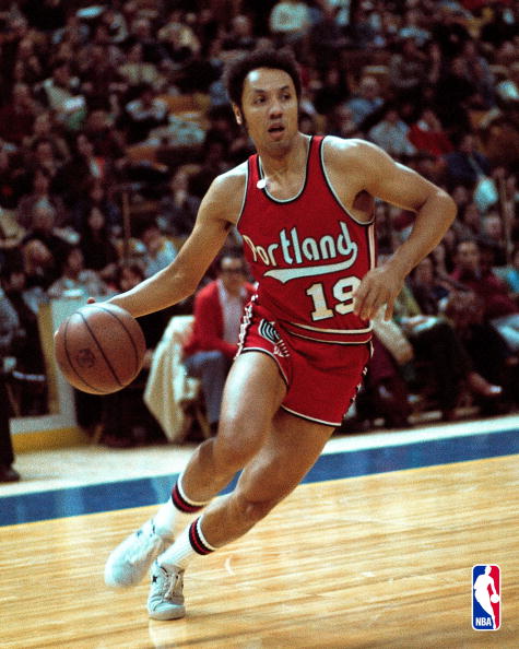 Lenny_Wilkens_drives_01.01.75.jpg