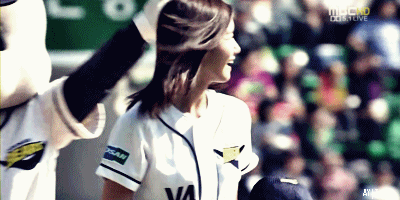 Yoona%20SNSD%20Baseball%20GIF%20(3).gif