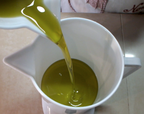 4 Ricette per Realizzare il Sapone Liquido all'Olio di Oliva - Olio  Cristofaro
