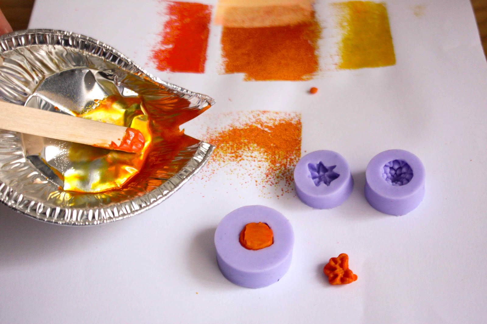 Create your own embossing powder colours