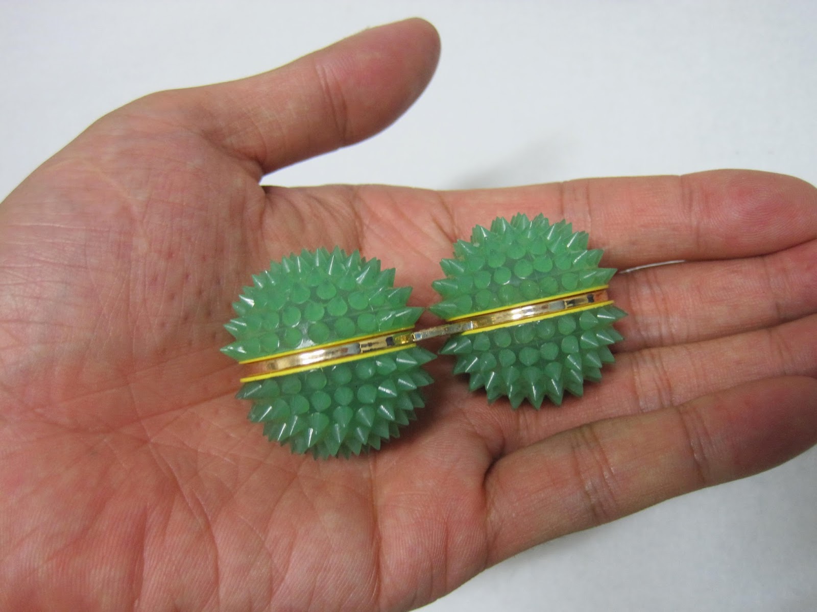 John Black Style's Korean Life Spin Jade Needle Balls Hand Massage