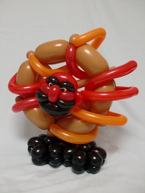 07-Red-Face-Masayoshi-Matsumoto-isopresso-3D-Balloon-Sculptures-Animals-Insects-and-Human-www-designstack-co