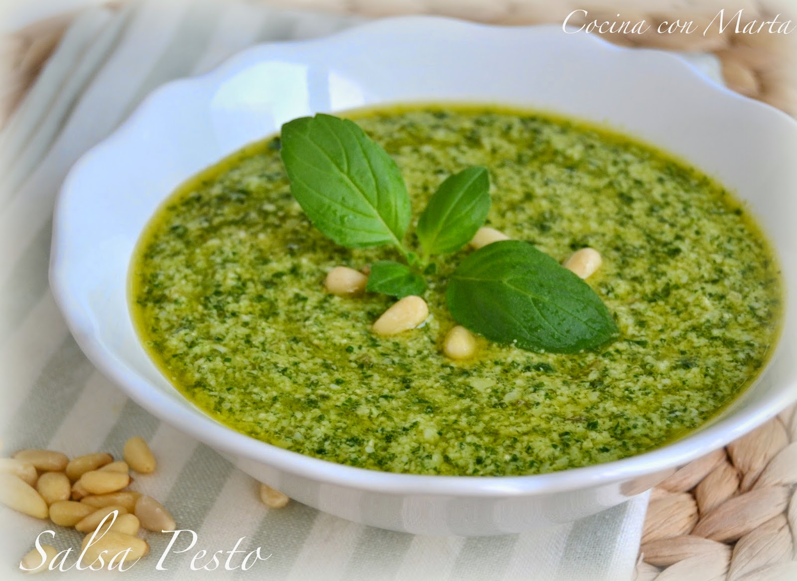 Gnocchis al pesto (ñoquis)