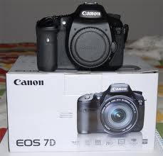 Canon EOS 7D,_Harga:6.500.000,