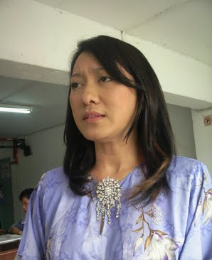 Isu Liwat:Isteri Saiful Di Malukan