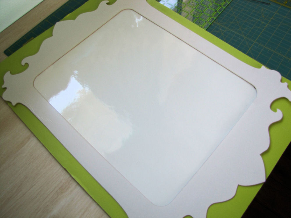 Monique's Stitches The Cutting Table and a Craft!