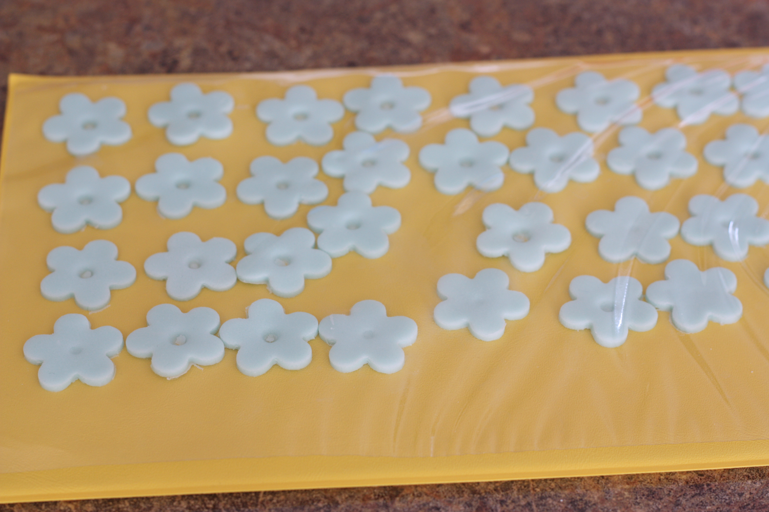 That Winsome Girl DIY Gum Paste Flowers Tutorial