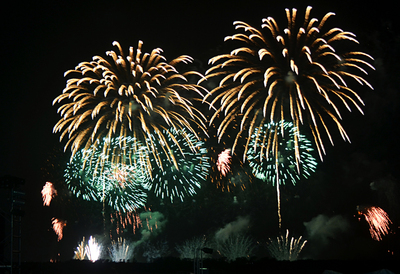 106年國慶煙火移師台東登場,10日晚間由2萬6000多發
煙火點亮台東夜空,全程36分鐘,絢麗奪目。 106年國慶煙火移師台東登場,10日晚間由2萬6000多發
煙火點亮台東夜空,全程36分鐘,絢麗奪目。
