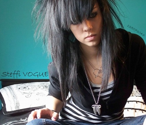 Black And Blonde Emo Hair. emo hair color pictures