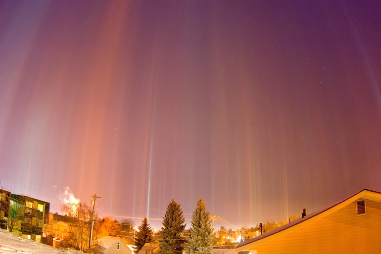 Light pillars over Moscow - 15 Things You Won't Believe Actually Exist In Nature