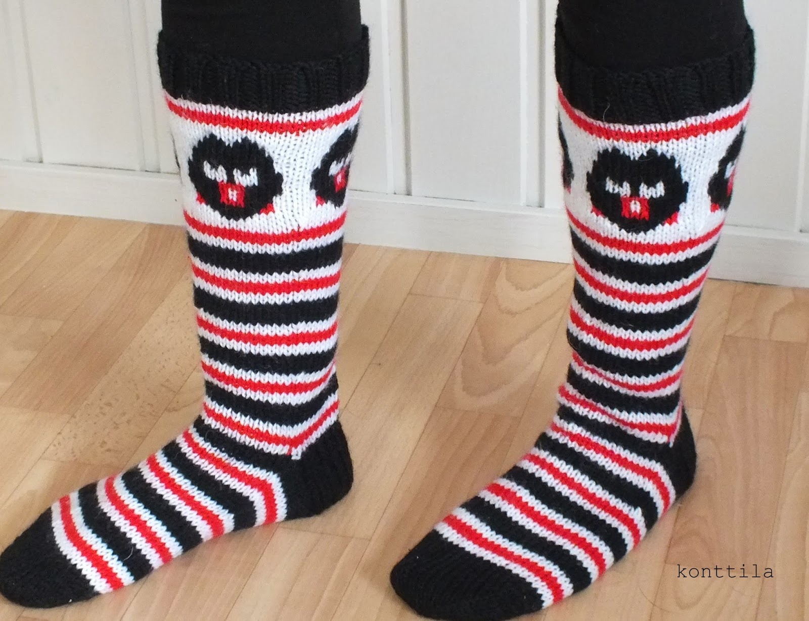 3 Bp Blogspot Com S5mf0mx2ney Vkzz7b 9eii Aaaaaaaaaes Vzrdwbrento S1600 013 Jpg Crochet Socks Knitting Socks Diy Socks