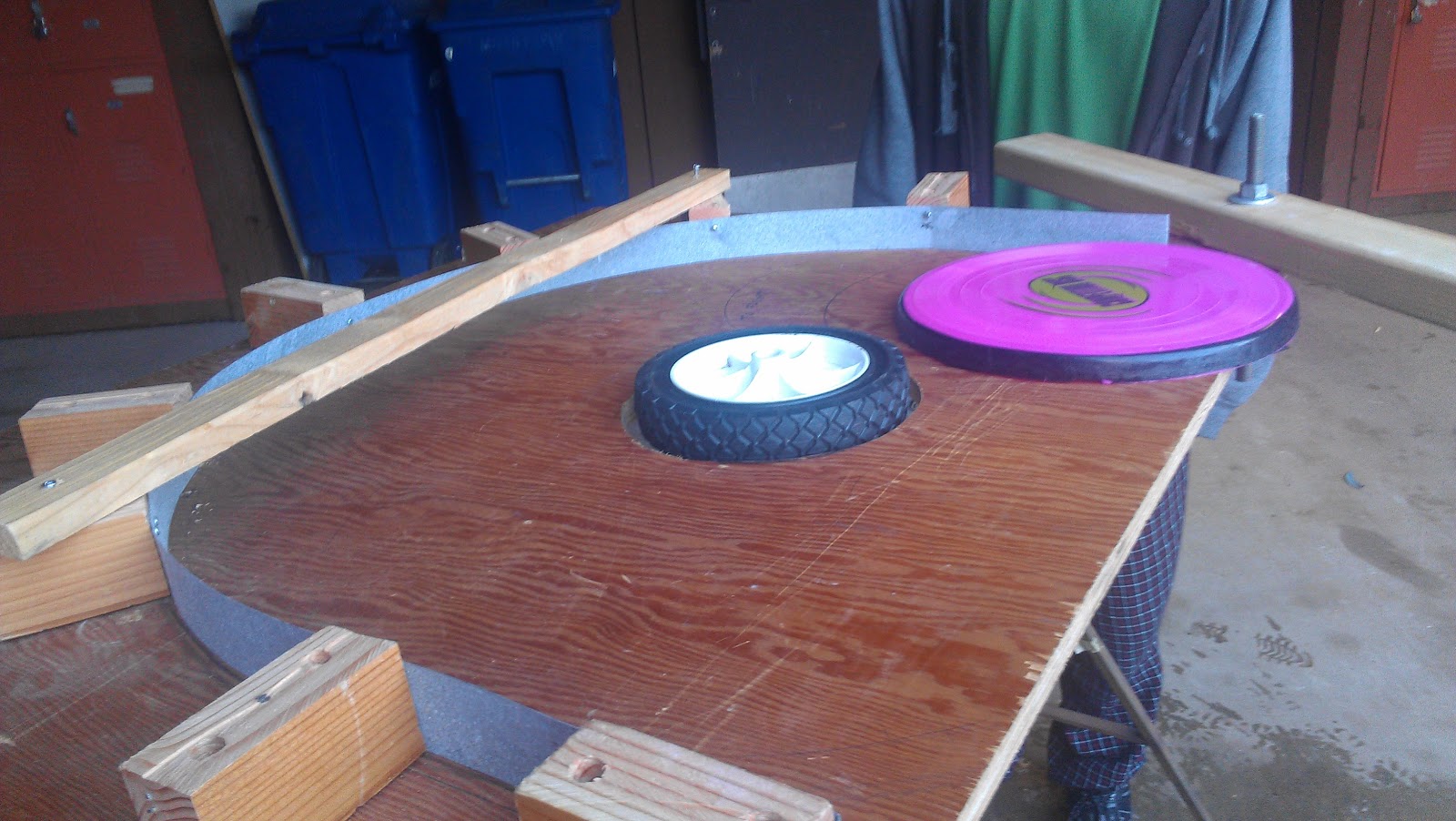 Frisbee Throwing Machine