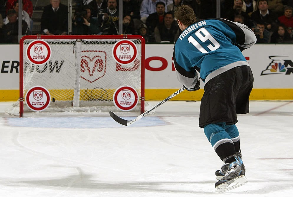 Adam Burish Gets Throat Cut By Skate Blade : r/hockey