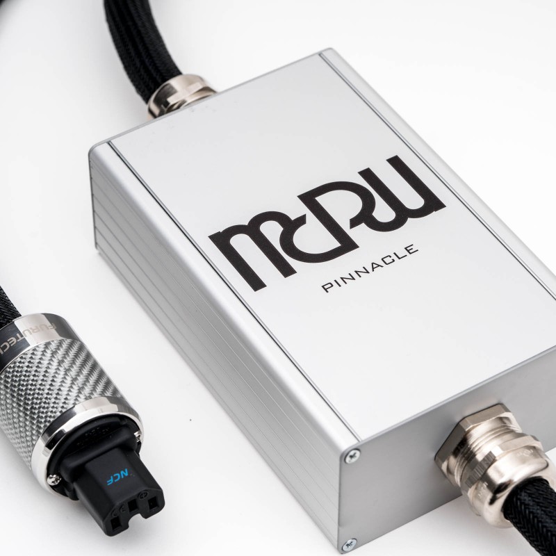 The MCRU Pinnacle Mains Power Lead cable NEW M & S Ultimate High