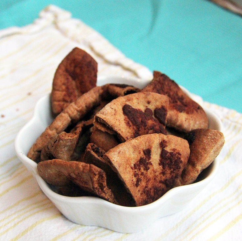 Mix it Up Cinnamon Pita Chips with Lemon Yogurt Dip