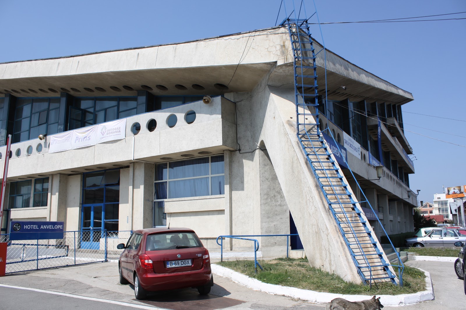 MADE IN ROMANIA Dacia car service, Pitesti