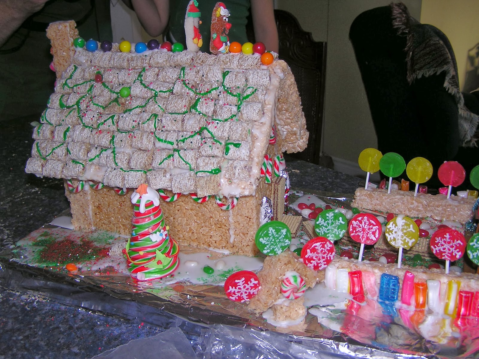 Grandparents &amp; Grandchildren: Christmas Candy House