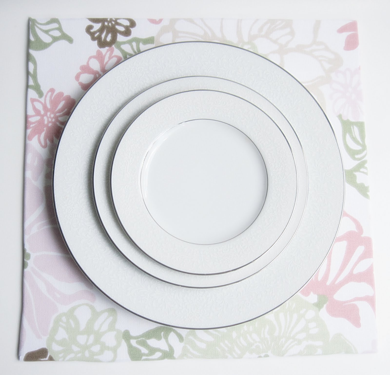 Two Shades Of Pink Diy Fabric Plate Chargers