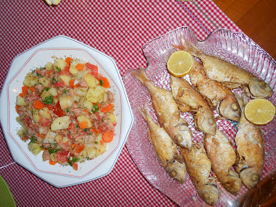 " Papas Aliñás" Y " Pescadito Frito".
