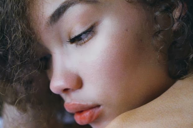 modelo Ashley Moore ensaio fotográfico por Aris Jerome para Nextdoormodel