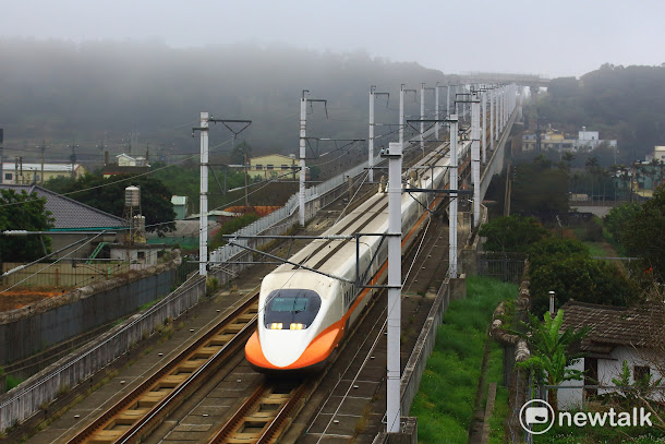 台灣高鐵今(13)天發出公告.各車次列車都將依時刻表發車。 台灣高鐵今(13)天發出公告.各車次列車都將依時刻表發車。