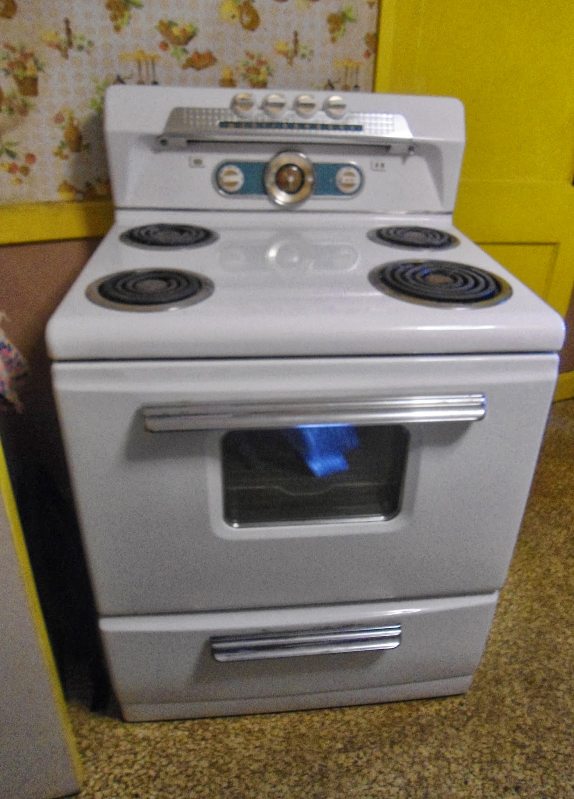 Phoebes Hidden Treasures Antiques and Collectibles Blog Working 1950
