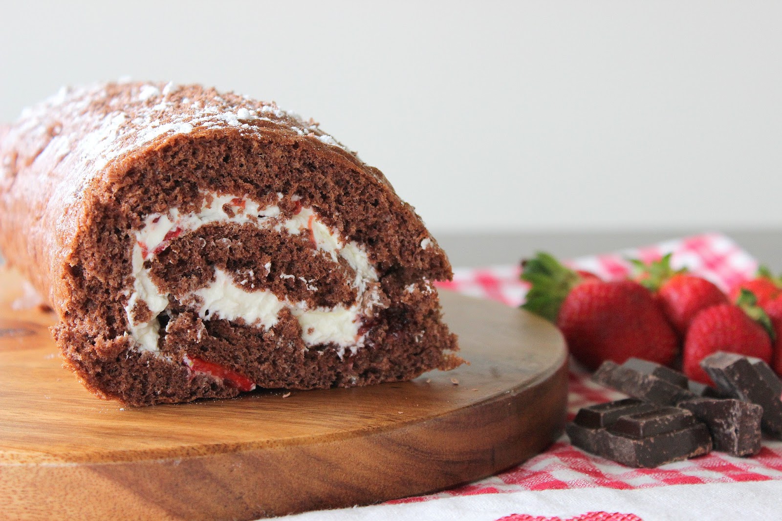 PicNic Chocolate and Strawberry Swiss Roll