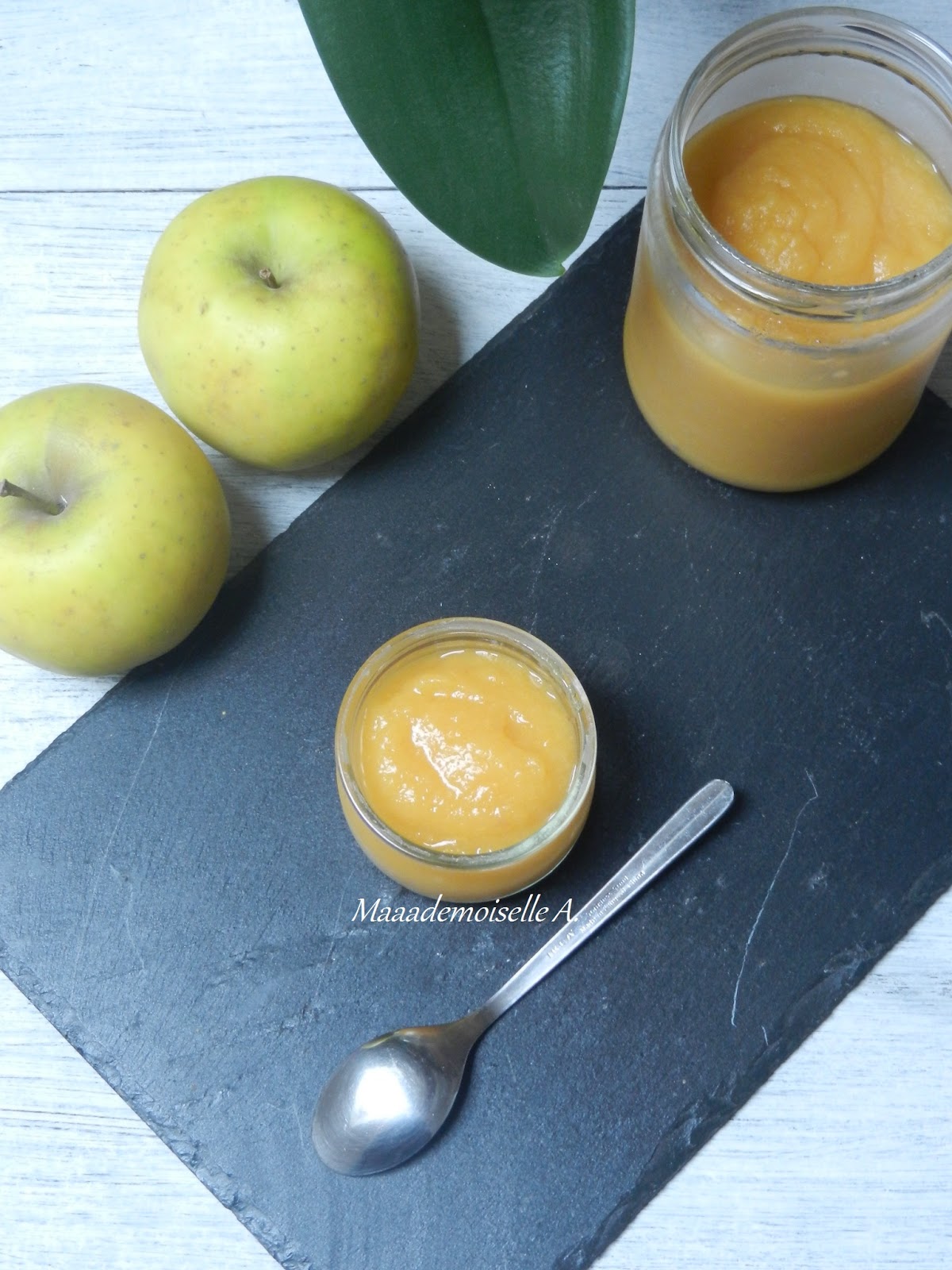 Maaademoiselle A. Recette de petit pot pour bébé Compote Pomme